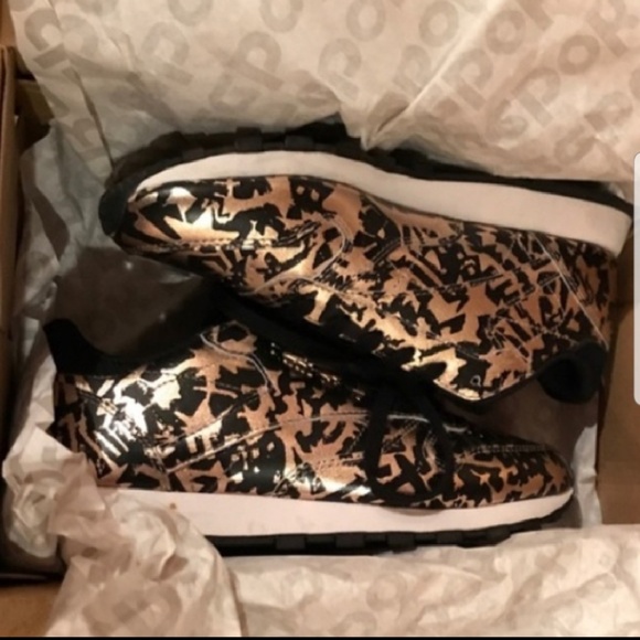 Womens Reebok shoes - Picture 2 of 3